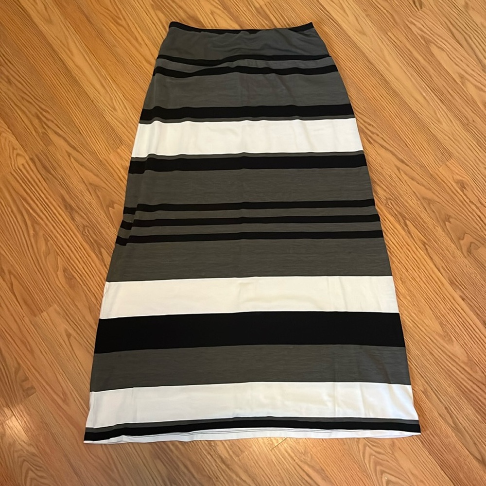 Mossimo maxi skirt size medium